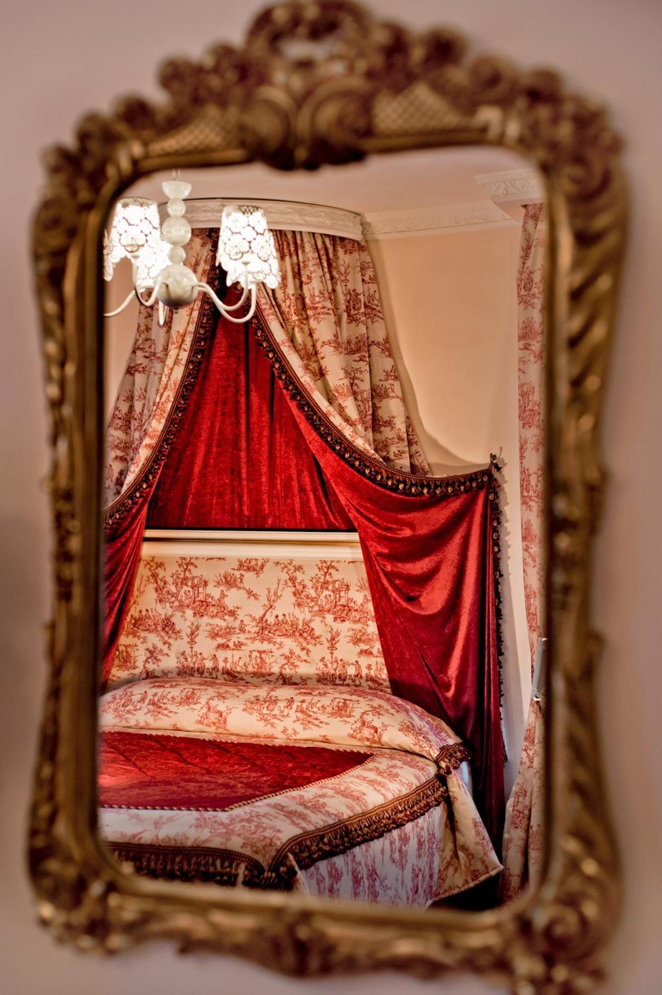 Royal City Hotel キエフ エクステリア 写真