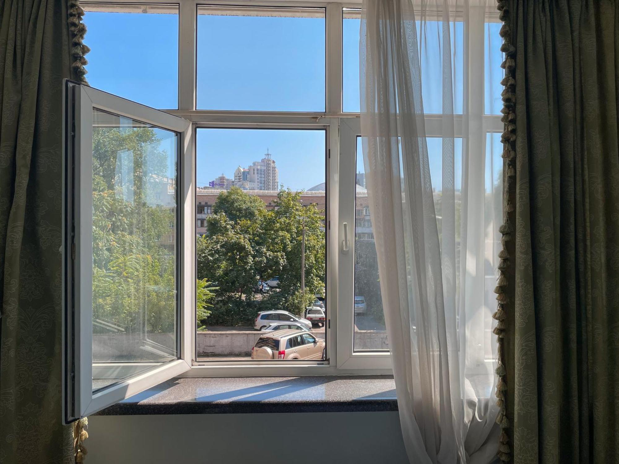 Royal City Hotel キエフ エクステリア 写真